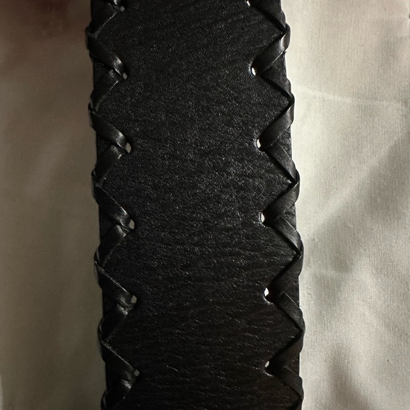 Gap 1969 Black Genuine Leather Belt with Large Gold Buckle Size Small - Picture 6 of 7